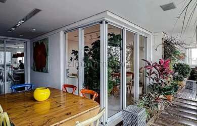 Imagem: O apartamento possui 4 Dormitórios, 5 Banheiros, 4 Vagas na