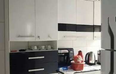 Imagem: O apartamento possui 2 Dormitórios, 1 Banheiro, 1 Vaga na garagem