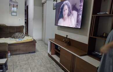 Imagem: A casa possui 2 Dormitórios, 2 Banheiros, 1 Vaga na garagem