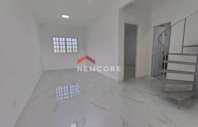 Imagem: A casa em condomínio possui 2 Dormitórios, 2 Banheiros, 1