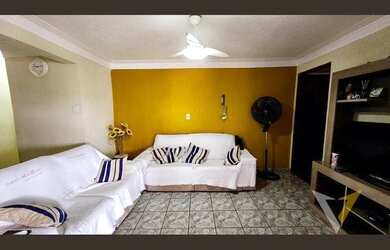 Imagem: A casa possui 4 Dormitórios, 2 Banheiros, 4 Vagas na garagem