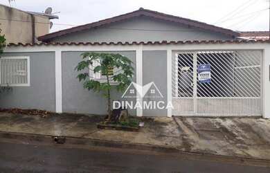 Imagem: A casa possui 2 Dormitórios, 2 Banheiros, 2 Vagas na garagem