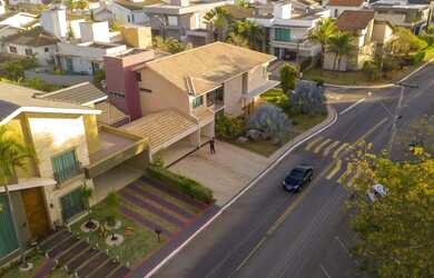 Imagem: A casa em condomínio possui 3 Dormitórios, 4 Banheiros, 3
