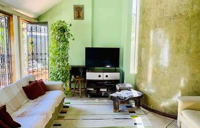 Imagem 6: Maravilhoso sobrado seguro e ensolarado. Arquitetura atemporal