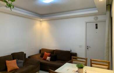 Imagem: O apartamento possui 2 Dormitórios, 1 Banheiro, 1 Vaga na garagem