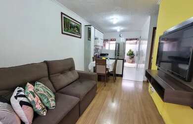 Imagem: A casa possui 2 Dormitórios, 1 Banheiro, 2 Vagas na garagem