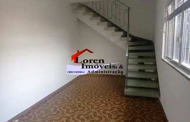 Imagem: A casa possui 2 Dormitórios, 3 Banheiros, 1 Vaga na garagem