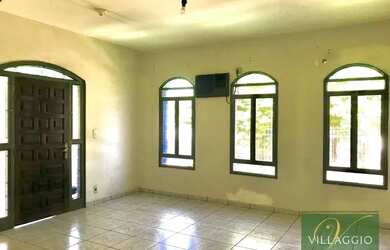 Imagem: A casa possui 3 Dormitórios, 4 Banheiros, 4 Vagas na garagem