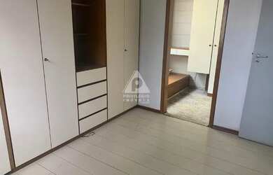 Imagem 8: Privilégio imóveis vende : Excelente sala quarto, com ótima localização