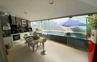 Imagem: A casa em condomínio possui 3 Dormitórios, 3 Banheiros, 2