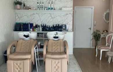 Imagem: O depósito possui 2 Vagas na garagem, 80m² de Área e está