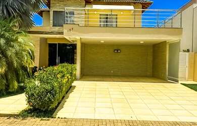 Imagem: A casa em condomínio possui 4 Dormitórios, 3 Banheiros, 4