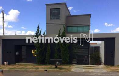 Imagem: O depósito possui 5 Vagas na garagem, 435m² de Área e está