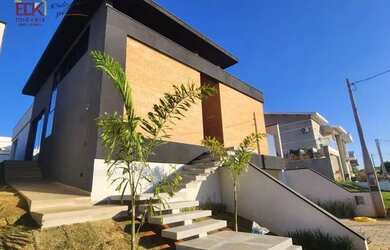 Imagem: A casa em condomínio possui 3 Dormitórios, 3 Banheiros, 2