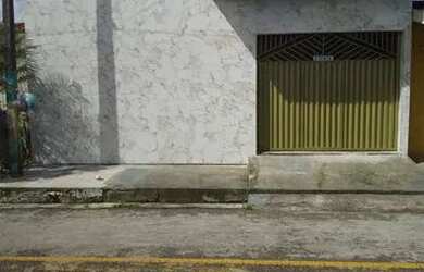 Imagem: A casa possui 2 Dormitórios, 1 Banheiro, 4 Vagas na garagem