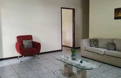 Imagem: A casa possui 4 Dormitórios, 4 Banheiros, 2 Vagas na garagem