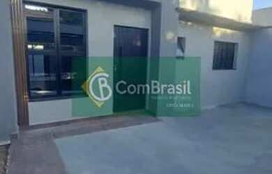 Imagem: A casa possui 3 Dormitórios, 2 Banheiros, 3 Vagas na garagem