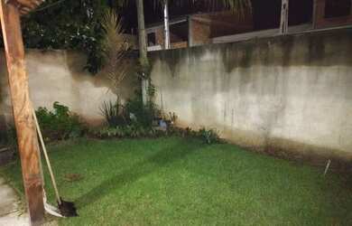 Imagem: A casa possui 2 Dormitórios, 2 Banheiros, 1 Vaga na garagem