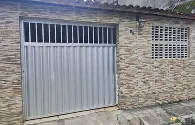 Imagem: A casa possui 3 Dormitórios, 1 Banheiro, 1 Vaga na garagem