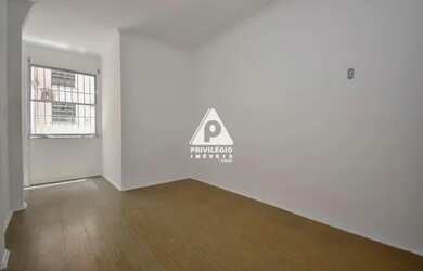 Imagem 13: Apartamento a venda no Flamengo - 3 quartos com dependência completa e vaga na escrutura