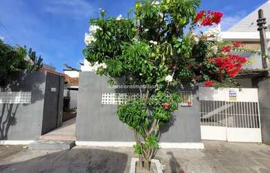 Imagem: O depósito possui 2 Vagas na garagem, 215m² de Área, Imóvel