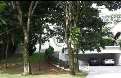 Imagem: A casa em condomínio possui 4 Dormitórios, 5 Banheiros, 5