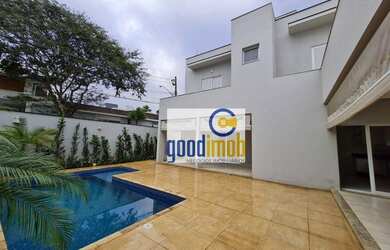 Imagem: A casa em condomínio possui 5 Dormitórios, 2 Banheiros, 4