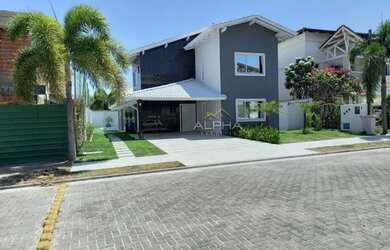 Imagem: A casa em condomínio possui 5 Dormitórios, 4 Banheiros, 4