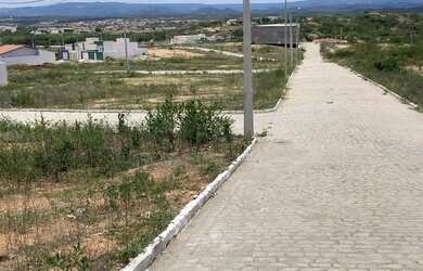 Imagem: O terreno possui 200m² de Área e está localizado em Currais