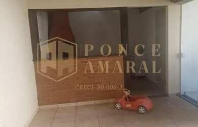 Imagem: A casa possui 4 Dormitórios, 3 Banheiros, 1 Vaga na garagem