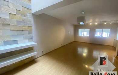 Imagem: A casa possui 3 Dormitórios, 4 Banheiros, 2 Vagas na garagem