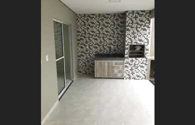 Imagem: A casa possui 3 Dormitórios, 3 Banheiros, 2 Vagas na garagem