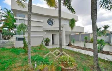 Imagem: A casa em condomínio possui 4 Dormitórios, 5 Banheiros, 5