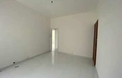 Imagem: O apartamento possui 2 Dormitórios, 1 Banheiro e 70m² de Área