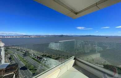 Imagem: O apartamento possui 3 Dormitórios, 5 Banheiros, 3 Vagas na