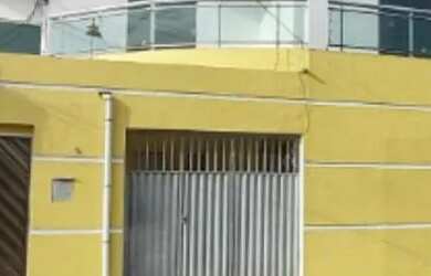 Imagem: A casa possui 2 Dormitórios, 3 Banheiros, 1 Vaga na garagem