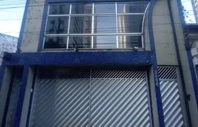 Imagem: A casa possui 4 Dormitórios, 3 Banheiros, 2 Vagas na garagem