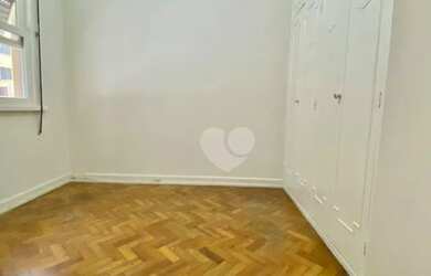 Imagem 7: Sala e quarto em prédio familiar bem administrado em frente ao Aterro...