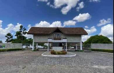 Imagem: A casa possui 1 Dormitório, 1 Banheiro, 1 Vaga na garagem e