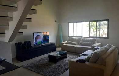 Imagem 7: Sobrado para aluguel possui 200 metros quadrados com 3 quartos em Nova...