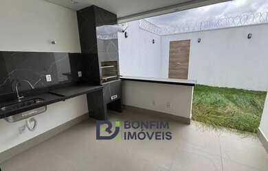 Imagem: A casa possui 3 Dormitórios, 3 Banheiros, 1 Vaga na garagem