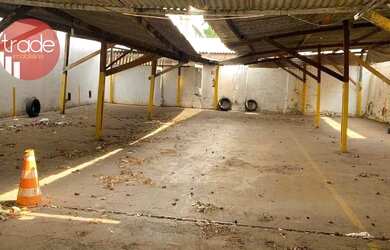 Imagem: O depósito possui 5 Vagas na garagem, 173m² de Área e está