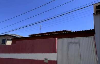 Imagem: A casa em condomínio possui 3 Dormitórios, 2 Banheiros, 2