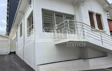 Imagem: A casa possui 4 Dormitórios, 3 Banheiros, 5 Vagas na garagem