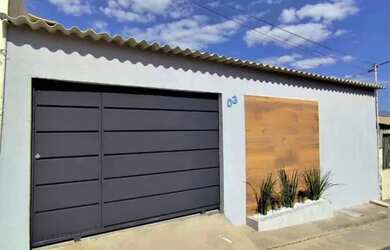 Imagem: A casa possui 2 Dormitórios, 1 Banheiro, 1 Vaga na garagem