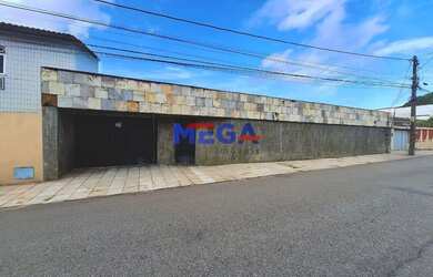 Imagem: A casa possui 4 Dormitórios, 5 Banheiros, 5 Vagas na garagem