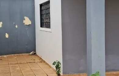 Imagem: A casa possui 4 Dormitórios, 5 Banheiros, 4 Vagas na garagem