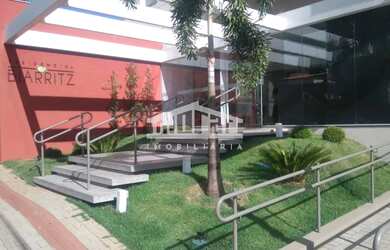 Imagem: O apartamento possui 2 Dormitórios, 1 Banheiro, 2 Vagas na