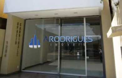 Imagem: O depósito possui 2 Vagas na garagem e 236m² de Área e está