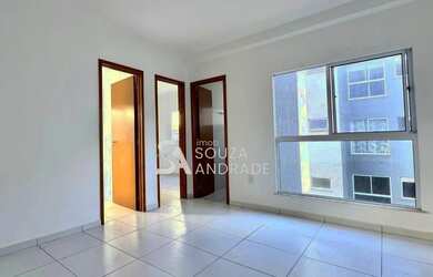 Imagem: O apartamento possui 2 Dormitórios, 1 Banheiro, 1 Vaga na garagem